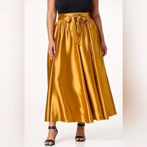 CATO | PLUS SIZE SWEEPING SATIN MAXI SKIRT BUCKTHORN BROWN